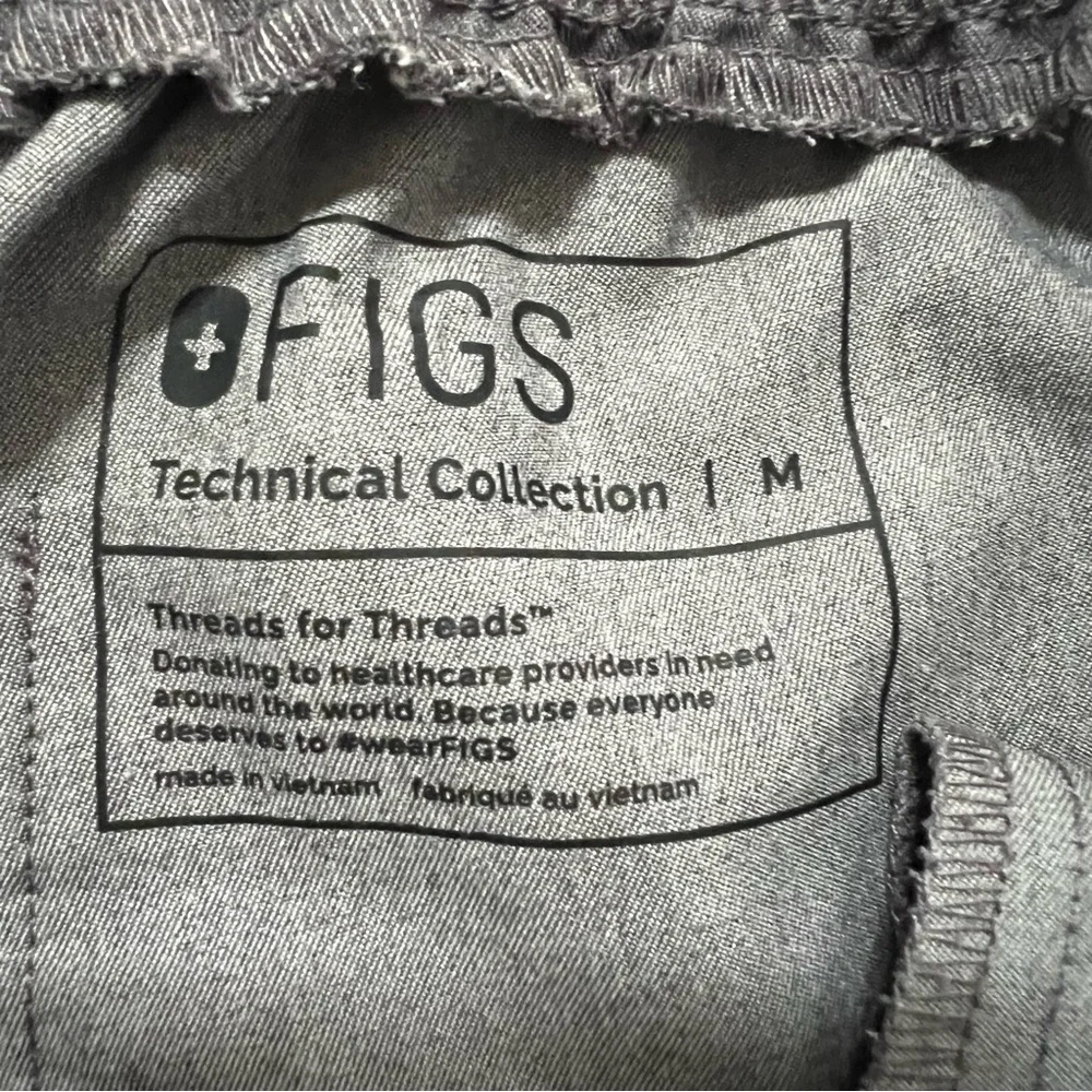 Figs‎ Yola™ Skinny Scrub Pants in Graphite